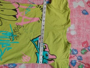 4 T-shirts