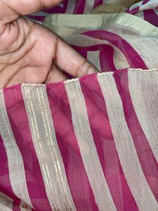 Printed Saree With Golden Thred
