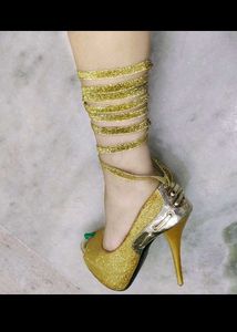 goden glitter heel🥰