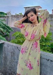 Yellow 🟡 dress