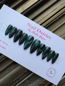 Press-On Nail Set