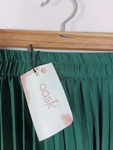 Green Plain Pleated Midi Skirt (Women&#39;s)