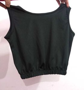 Black Sleeveless Crop Top