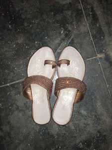 Sparkling Bronze Toe Ring Sandals