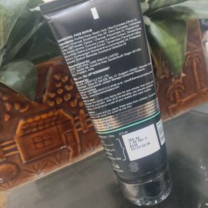 The Man Company Charcoal Face Scrub