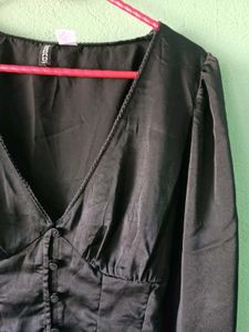 H&amp;m buff sleeves satin blouse