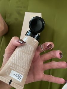 82°E Licorice Beam Sunscreen SPF 40