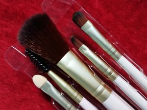 Myglamm Eyeshadow With Brush