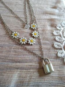 Daisy Charm Layered Necklace