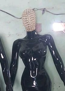 Diamond Head Mannequin