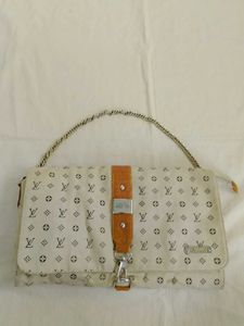 Louis Vuitton (Envelope)