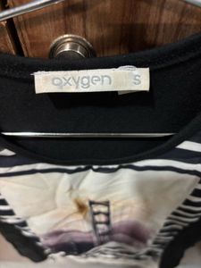 Black Tshirt Of Oxygen Brand
