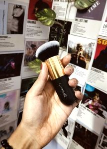 Lakme Foundation Brush