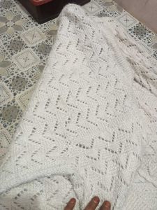 woolence sweater hath ka banaa hua