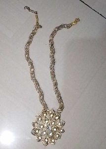 Elegant Floral Necklace