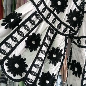 Black N White Sleeve Scalloped Crochet
