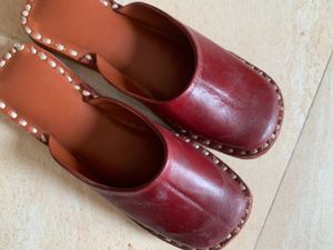 Handcarfted Kolhapuri Slipper