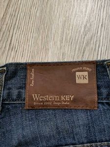 Ma2029 Western key bootcut jeans waist 26 inches