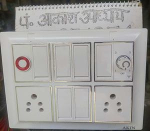 AKIN Electrical12 Modular Silverline Bord