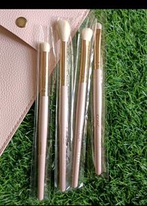Iconic London Brsu Set With Pouch