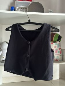 Black Vest For Workplace