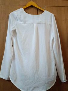 White long-sleeve Shirt