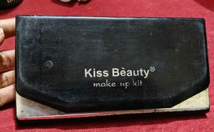 Kiss Beauty Eyeshadow Palette