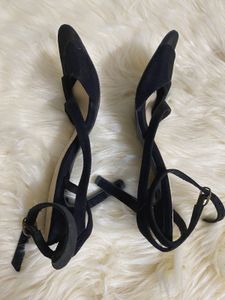 ✨ 👠 Koovs Elegant Black Sandals heels
