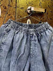 Acid Wash Relaxed Fit Jeans Size ( 28-32) Easily