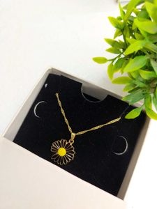 Elegant Women’s Gift Hamper