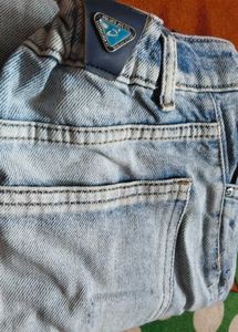 Fashionable Stretchable Jeans For Girls...