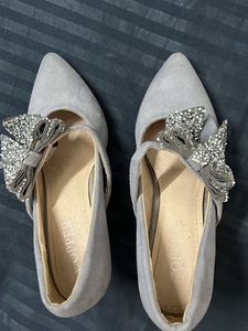 Grey Bow Heels ,