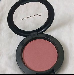 Mac Sheertone Blush Peachykeen