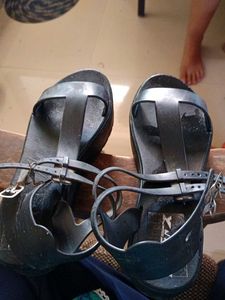 Black T-Strap Buckle Sandals