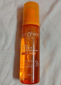 Dot & Key Vitamin C Face Wash