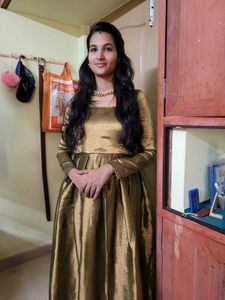 Elegant Gold-toned Dress