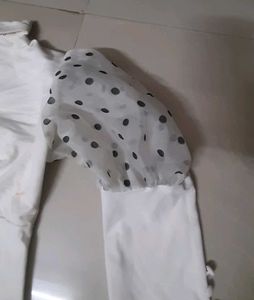 Women&#39;s Full Sleeves Polka Dot Top Chic &amp; Trendy