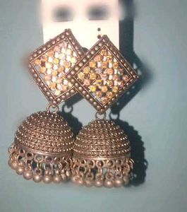 Stylish Jhumka Earrings