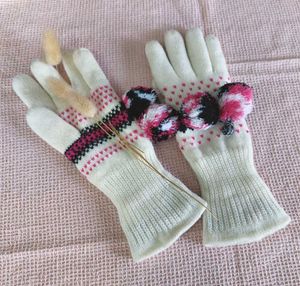 Pom-Pom Cute Winter Gloves