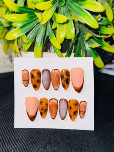 Press-On Nail Set