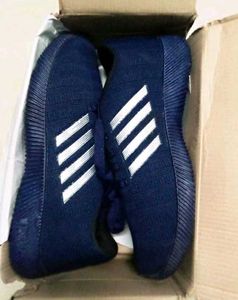 NEW NO USED SPORTS SHOES.