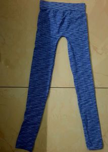 ACTIVE WEAR