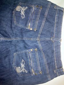 Embroidered Pocket Detail Jorts