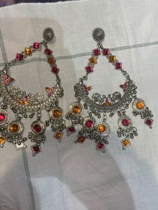 4 pair of earrings