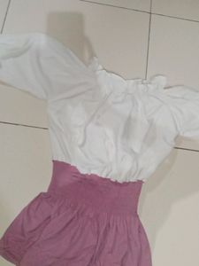 A Cute Pink N White Top🎀💓