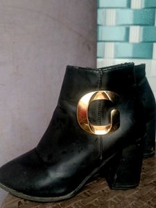 Chic Black Ankle Boots Size  5.5 Gucci Copy