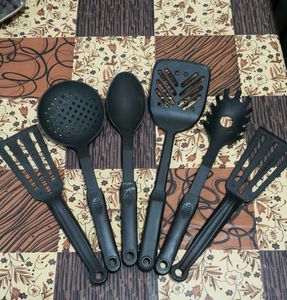 Durable Black Nylon Kitchen Spoon Set - 6 Pcs