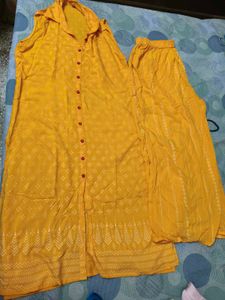 Beautiful Printed Yellow Sleeveless Suit In Xl Siz