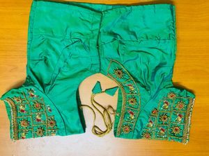 💚Embroidered Green Blouse💚