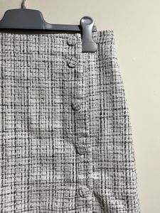 H&amp;M Tweed Cute Button Skirt